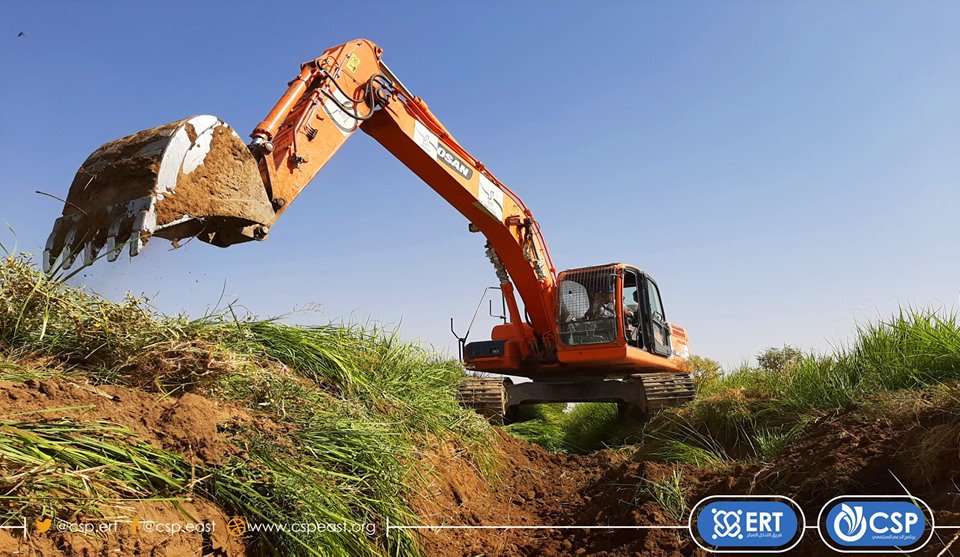 #ERT is cleaning an irrigation canal in Al-Jee'ah village, in #Deir_Ezzour western countryside, based on the request submitted by the residents to the team's office