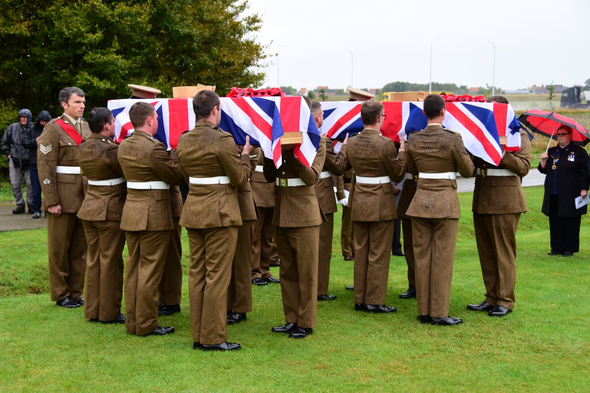CWGC's tweet image. A burial service has today, Wednesday 9 October, been held @CWGC’s New Irish Farm Cemetery for two unknown #WW1 soldiers of the Royal Fusiliers who were discovered in 2014 during building work which was taking place nearby. Learn more: ow.ly/8lxk50wFmWk #OurWorkContinues