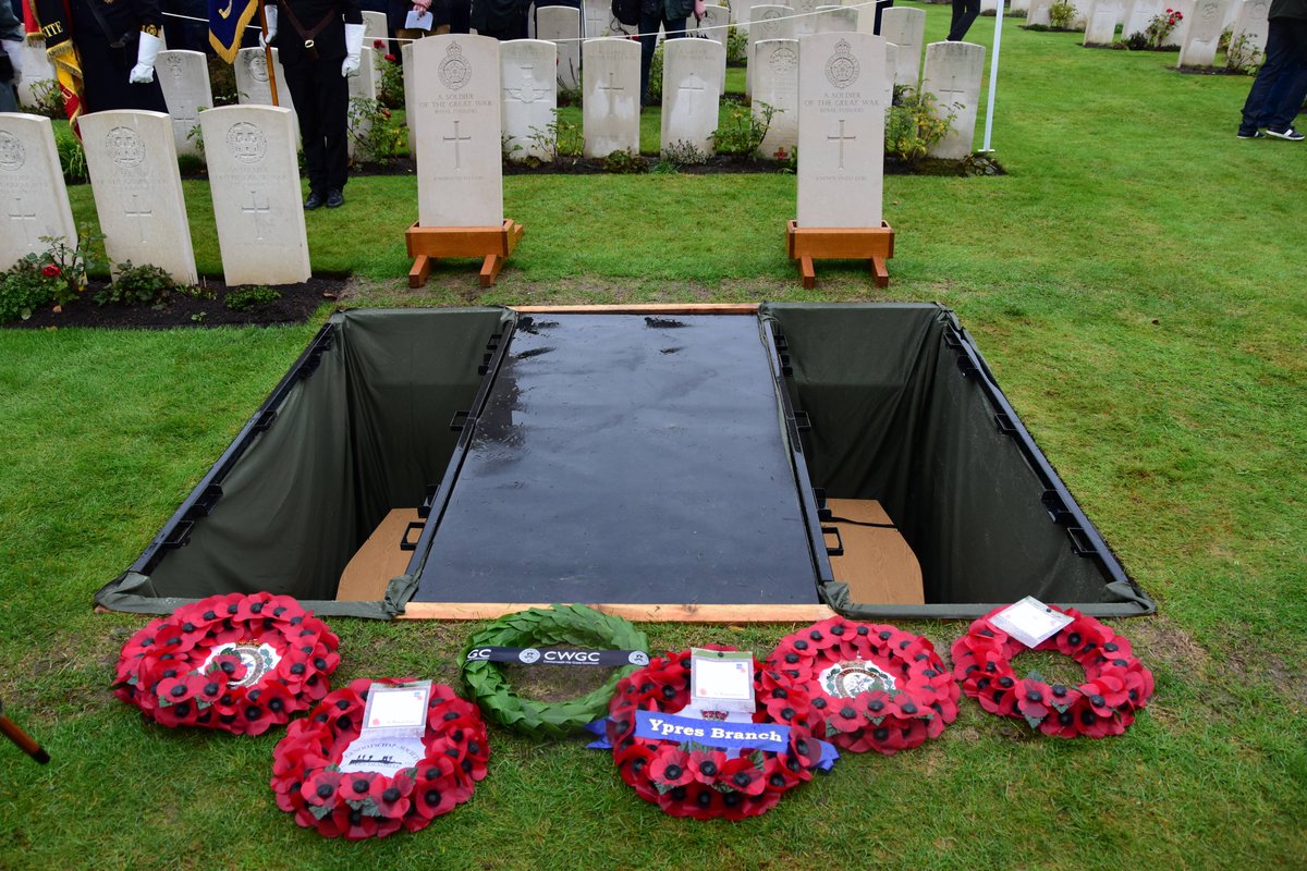 CWGC's tweet image. A burial service has today, Wednesday 9 October, been held @CWGC’s New Irish Farm Cemetery for two unknown #WW1 soldiers of the Royal Fusiliers who were discovered in 2014 during building work which was taking place nearby. Learn more: ow.ly/8lxk50wFmWk #OurWorkContinues