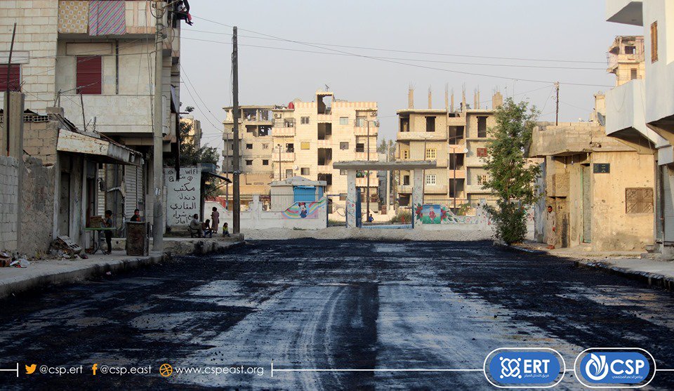 The photo was taken at the street of Al-Mururiyeh park in #Raqqa city, after #ERT had finalized spreading the aggregate, leveling and compacting it, and spraying MC0 material