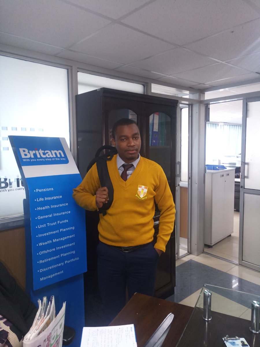 EphyDefender110's tweet image. Pale Rehani Boys High school🤣#britamcsweek2019