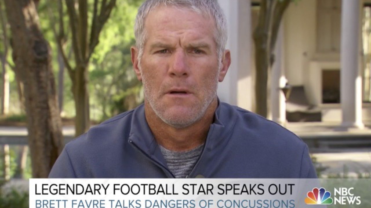 October 10:Happy 50th birthday to former American football quarterback,Brett Favre(\"Green Bay Packers\") 