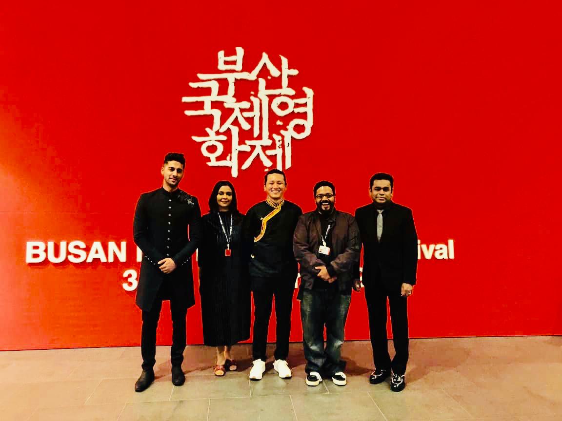 jiostudios's tweet photo. The team walks the red carpet @BusanFilmFest for the screening of #99Songs. The movie is presented by @jiostudios & @arrahman, directed by @VishweshK and stars @Itsehanbhat. @TenxinDralha @YM_Movies @JioCinema @idealentinc #BIFF20 #99songsthemovie https://t.co/nB7zWmTVAk