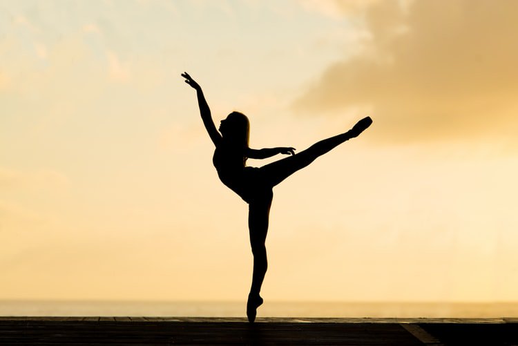 IHDIonline's tweet photo. Hip dysplasia in teenagers &amp; young adults can easily go undiagnosed. Learn about warning signs (here is a hint, sometimes it involves increased flexibility) here: https://t.co/lhdBaHlbmE https://t.co/jS3ajJMp7a