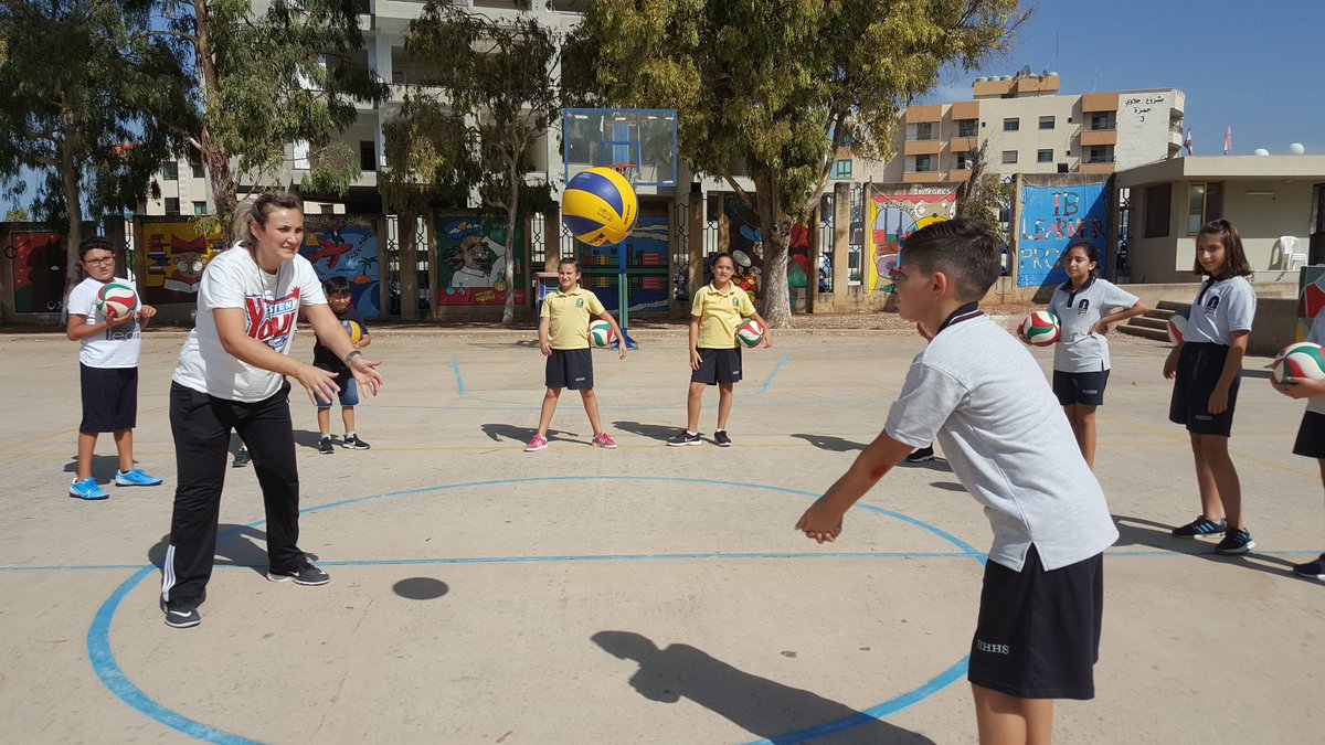 hibafawaz17's tweet photo. volley ball techniques #set #Dig #serve #grade_5 #fun @Hhhsinfo @dina_jradi @AboudaherSarine @mahalebanon @nisrinmasri @DaraziFarah https://t.co/RpsTxhKBDm