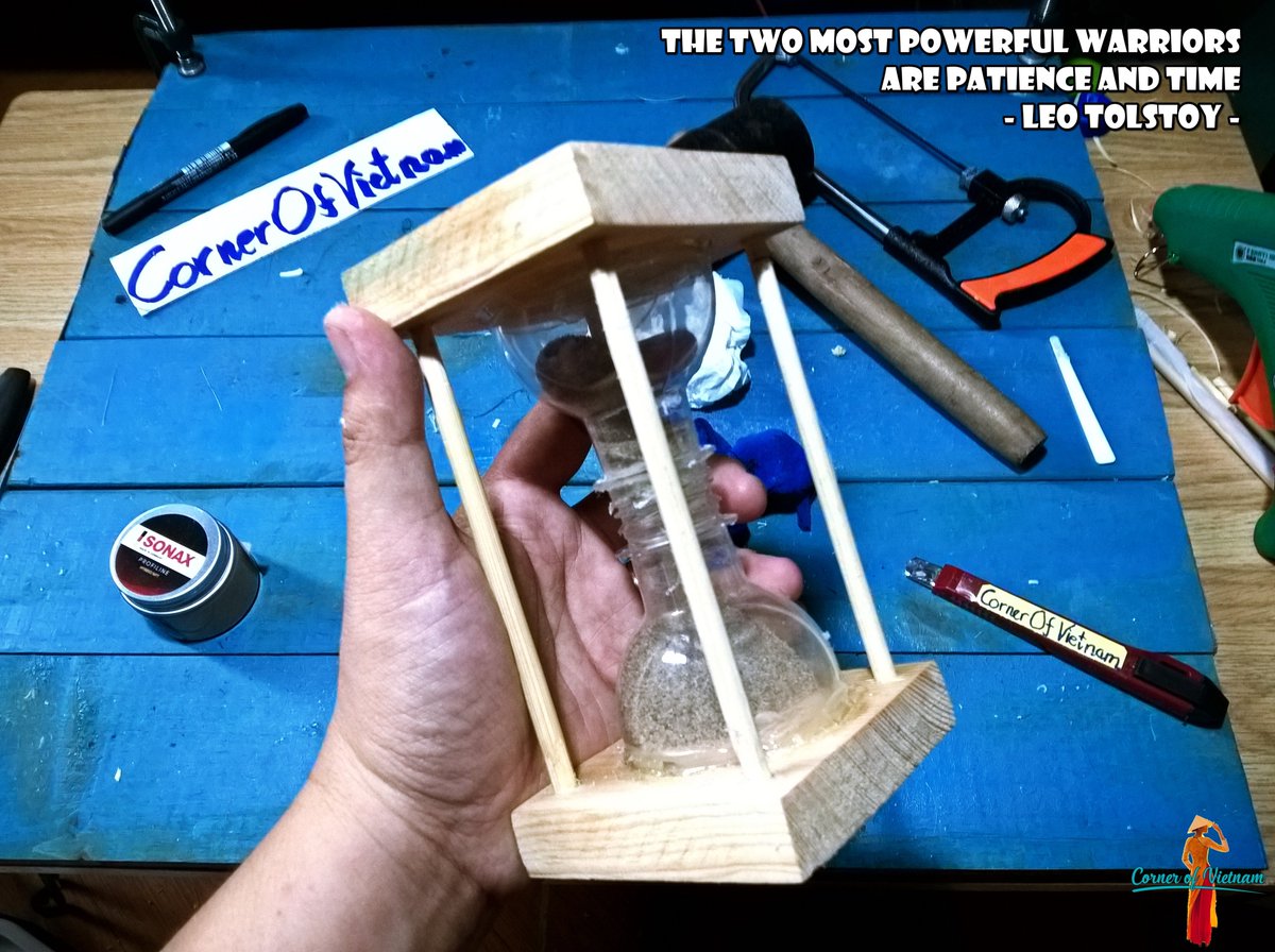 CornerOfVietnam's tweet image. "The two most powerful warriors are patience and time" - Leo Tolstoy - #cornerofvietnam #hourglass #DIYclock #sandtimer #patienceandtime