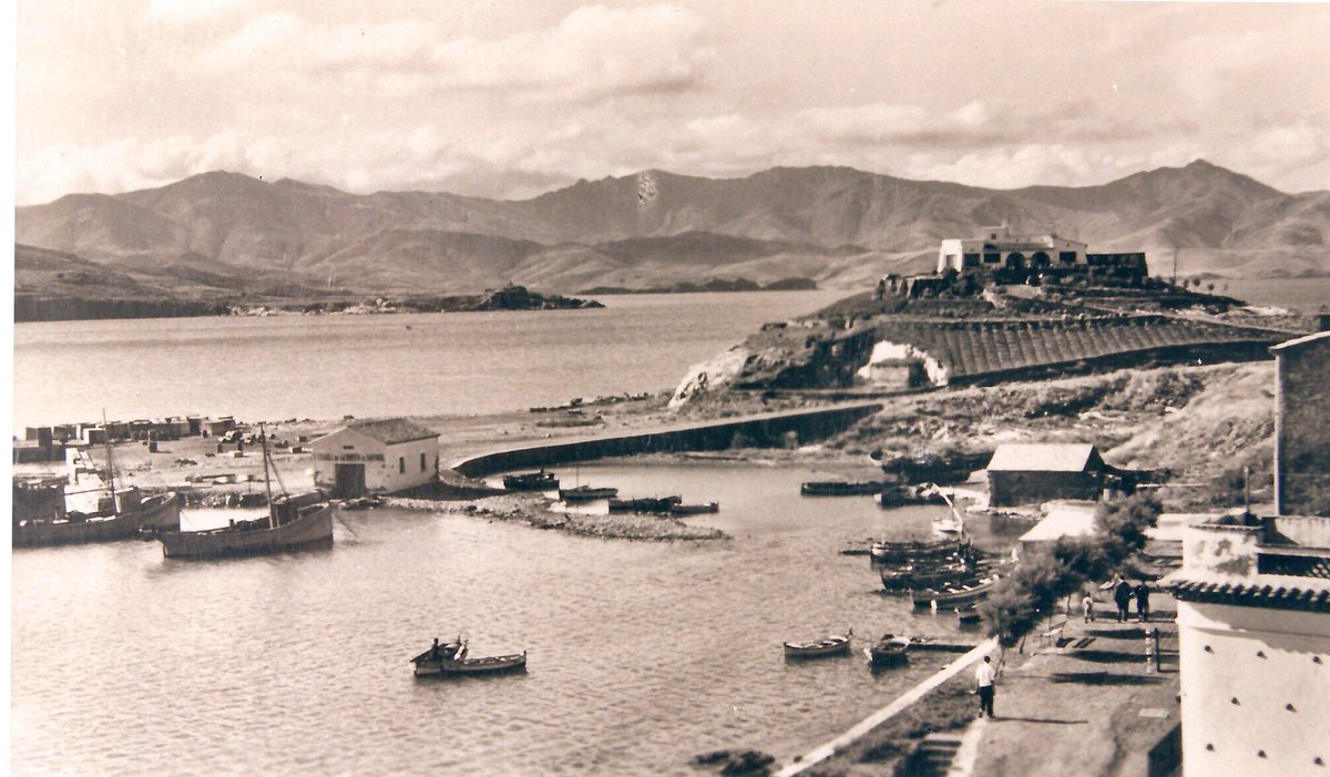Una altra foto antiga!, sabries dir des d'on va ser fotografiada i de quin any? Nosaltres ja ho sabem, i tu?. Més tard ho direm.#elportdelaselva <a href="/elportdelaselva/">El Port de la Selva</a> @GenisPinart <a href="/rogerpinart/">Roger Pinart</a> <a href="/MAQUINAMATAR/">MARC PINART</a> @Davidripu1 <a href="/isidrecor/">Isidre Corominas Zaragoza 🎗</a> <a href="/eandorra/">e-andorra</a> @Ivaneck_ <a href="/EmpordaLovers/">Empordà Lovers</a> <a href="/Josepmcervera/">Josep Maria Cervera🎗</a>