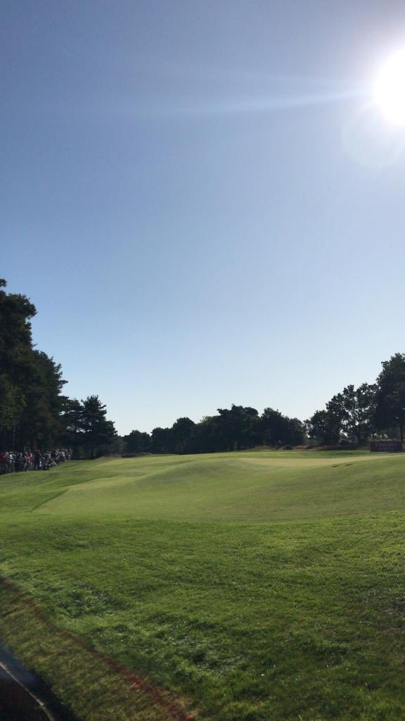 GlobalClubhouse's tweet photo. The other week @BMWPGA was brilliant! @Wentworth_Golf was in stunning condition and a huge belated congratulations to @Danny_Willett https://t.co/hJq9azPKaN