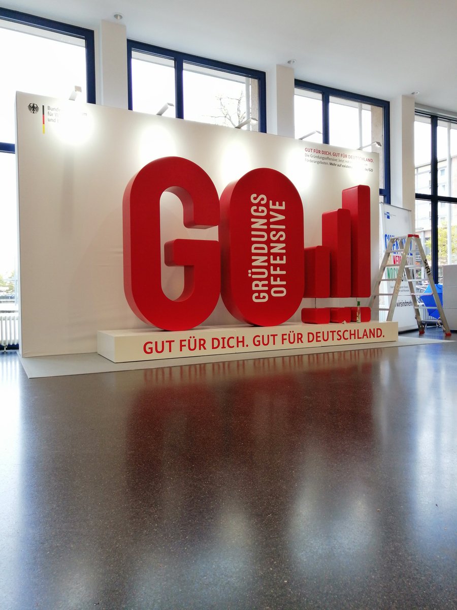 3dvisionlabs's tweet photo. @PatronuSens was represented at the #GORegionalkonferenzChemnitz of #IHKChemnitz yesterday.

We are proud to have met @peteraltmaier.

#welove3d #AI #3dvisionlabs #startup #economyrises https://t.co/rx77HrqjDb
