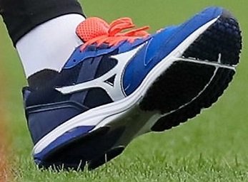 サッカースパイク Kohei Sblog サッカー日本代表が ウォームアップ時に使用している ランニングシューズを特定 まとめリストはブログにて T Co T9edkiqbo3