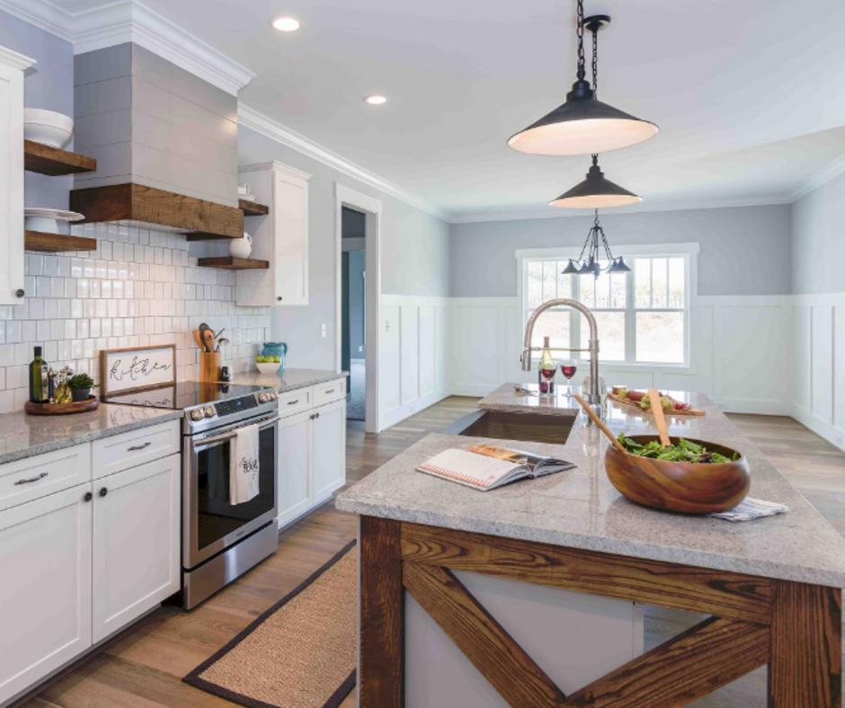 SRDesignGroup1's tweet image. This BEAUTIFUL Modern Farmhouse kitchen could be yours!🏡

View our website to see other images of the stunning look!

💻🔗:
srdesigngroup.com

#SRDesignGroup #Design #Remodeling
