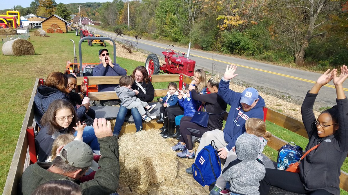 BhsChild's tweet photo. Fall fun at Russell's Farm!
#BPatriotProud #BHSfaculty https://t.co/DH8uTsGhDF