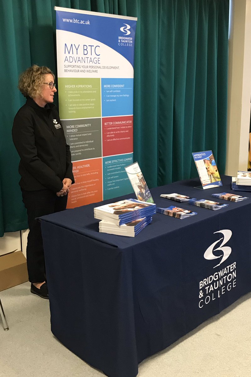 CourtFieldsSch's tweet photo. Thank you to our friends from local colleges including @richuish and @BTC_Coll for joining us tonight at our Year 11 Exam Success Evening @CourtFieldsSch #CFcreatingfutures https://t.co/IY4uu17aWY