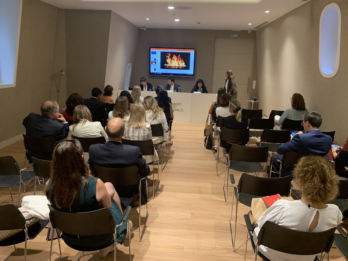 pglosarcos's tweet photo. El difícil equilibrio entre sostenibilidad energética y desarrollo social. Evento organizado por el Foro de Energía @AsocEyC con la colaboración de la Embajada India y su embajador adjunto M.Bhandari,@NievesCifuentes y @angelesmora. Gracias Herbert Smith Freehills por la acogida https://t.co/uanEAgVpd7