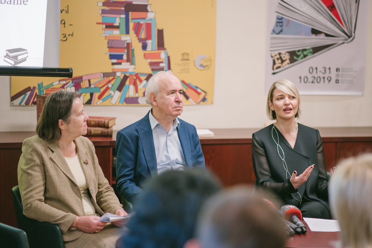 ElvaMargariti's tweet photo. Në Bibliotekën Kombëtare, për të folur mbi shfrytëzimin e teknologjive të fundit në shërbim të librit dhe leximit. Faleminderit Ambasadës Franceze dhe znj. Christina Vasak, si dashamirëse e kulturës dhe David Picard, drejtor i bibliotekës “Vaclav Havel” për angazhimin e tyre. https://t.co/mU59kqItrY