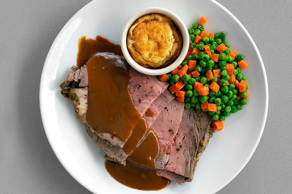 StandardMarket's tweet image. Now featuring a new lineup of our signature What's For Dinner Tonight?® dinners for two—to go! Grab a bag or two, and bring home a restaurant-quality meal made by our chefs daily. standardmarket.com/featured/new-d… #dinner #whatsfordinnertonight #standardmarket #makeeverymealspecial