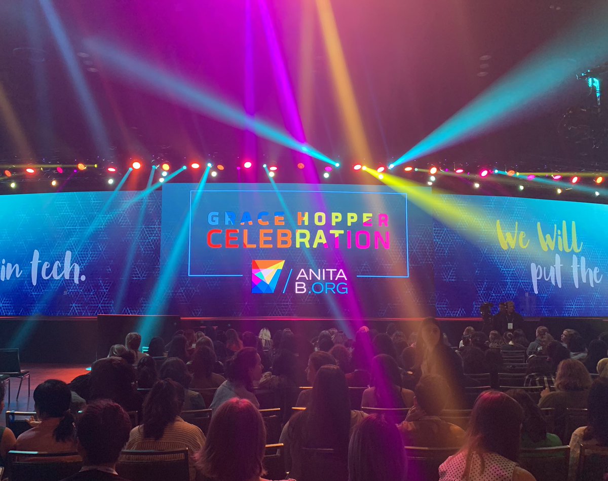 Lyn_Li_'s tweet photo. Made it to Orlando for #GHC19! Met my fav women in tech including @drfeifei! Feeling excited and empowered! Thank @GIX_edu for supporting❤️ https://t.co/QhnuTID4RC