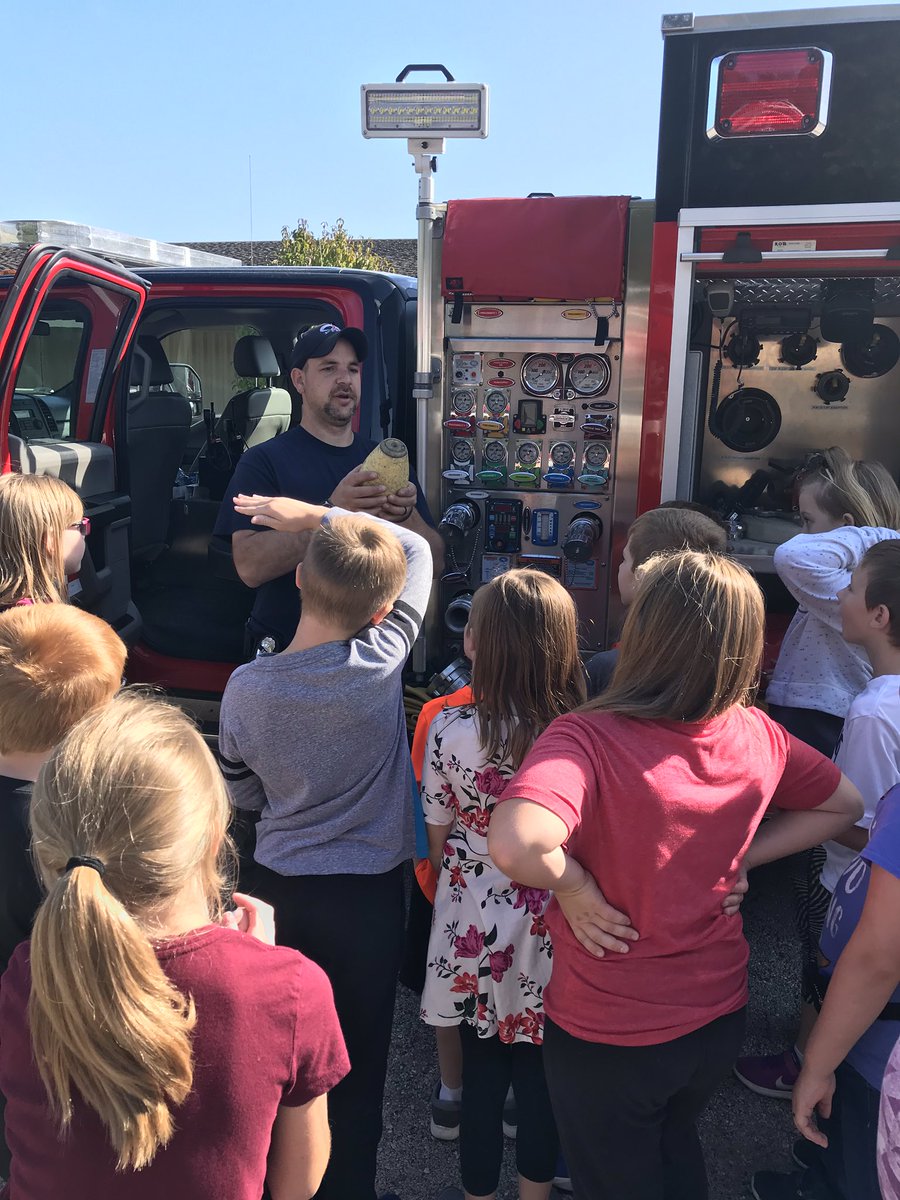 CourtneyShaeff4's tweet photo. National #firesafety week! Thanks to the Lewistown Fire Department for educating the kids and I! So many new and neat things learned!! #LtownCES https://t.co/lgjaXCZVGQ