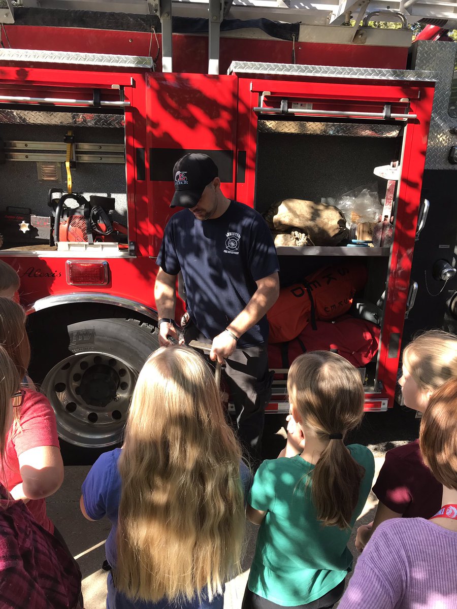 CourtneyShaeff4's tweet photo. National #firesafety week! Thanks to the Lewistown Fire Department for educating the kids and I! So many new and neat things learned!! #LtownCES https://t.co/lgjaXCZVGQ
