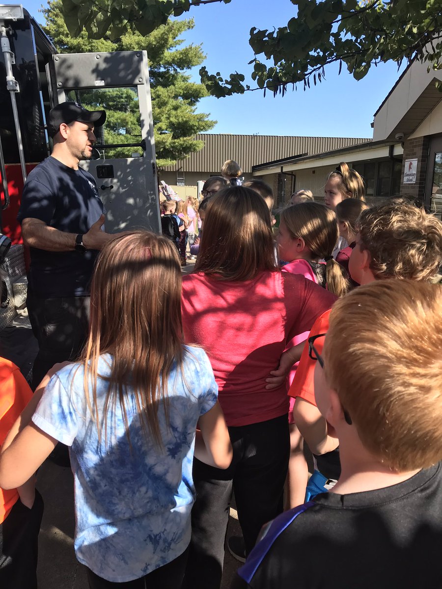 CourtneyShaeff4's tweet photo. National #firesafety week! Thanks to the Lewistown Fire Department for educating the kids and I! So many new and neat things learned!! #LtownCES https://t.co/lgjaXCZVGQ