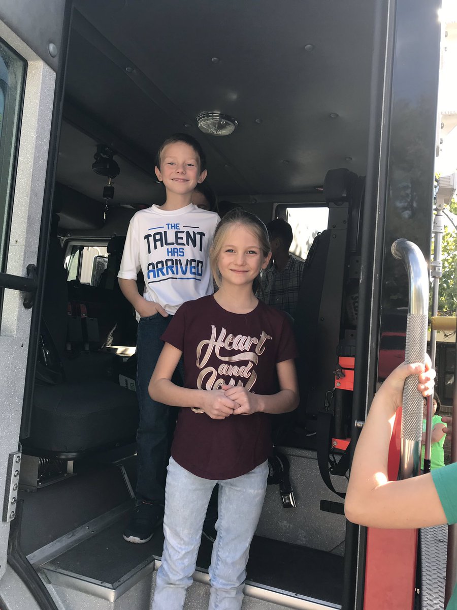 CourtneyShaeff4's tweet photo. National #firesafety week! Thanks to the Lewistown Fire Department for educating the kids and I! So many new and neat things learned!! #LtownCES https://t.co/lgjaXCZVGQ