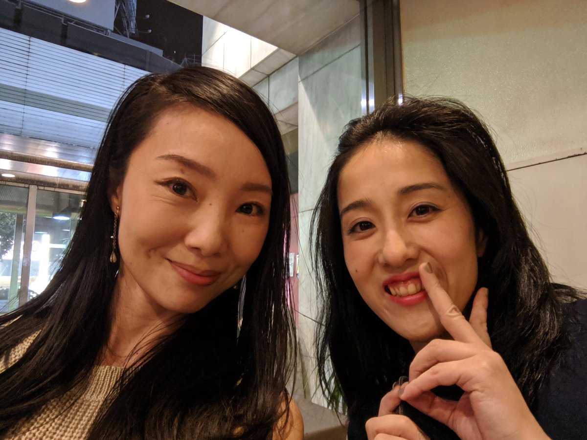 池田 恵子 劇団朋友 第52回公演 コルセット 初日を観て来ました 女性下着メーカーが舞台 私の古巣で 観に行く度に温かく迎え入れてくれます いや 面白かった ʘᴗʘ 場所は俳優座劇場 13日 日 までです 皆さま是非 稲有寿沙さんと 同期