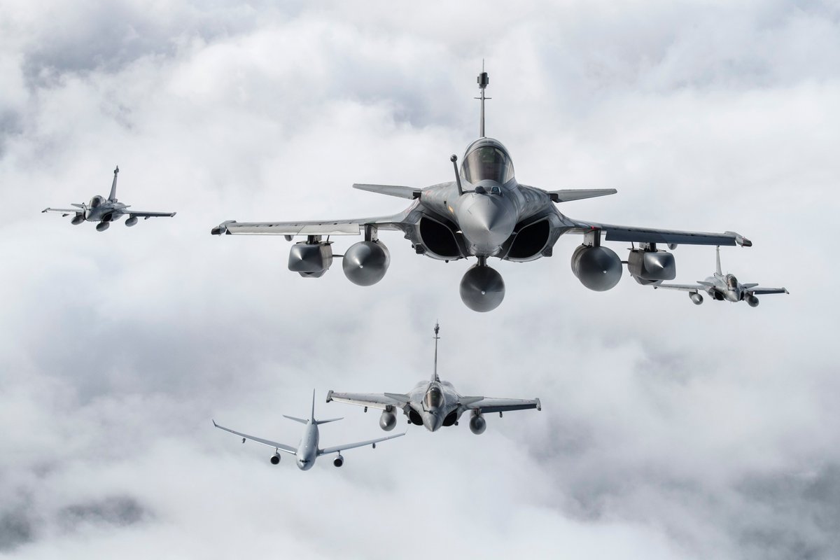 Armee_de_lair's tweet image. #Fildefense 📣 À l'occasion des 55 ans des Forces aériennes stratégiques, plongez au coeur des opérations et exercices des #FAS et testez vos connaissances autour d'un quiz spécial 🤔

C'est parti ➡️ bit.ly/2Ix4ISY