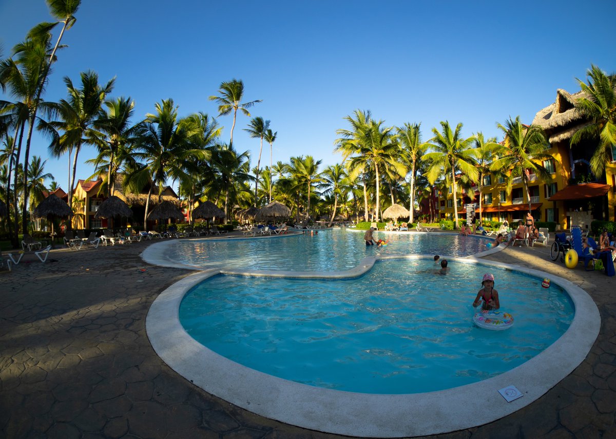 PrincessHotels's tweet photo. Winter is near.. but not here! #TropicalPrincess https://t.co/QslvfZwp9N https://t.co/7SxM9z1f42