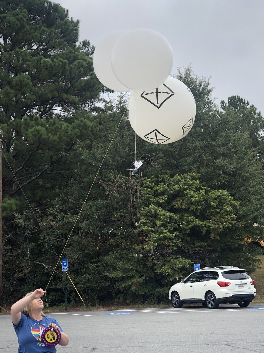 Mableton_CLIMB's tweet photo. Wednesday learning is the best with #PBLspaceIA & #CCSDGoForSpace! @alanadavis1233 @cobbscience @CaliScienceCCSD #UltimateLearningExperience @XinaBox #DreamDesignDo https://t.co/0Ce33dTTjR