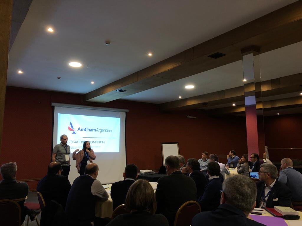 ChacoSalud's tweet photo. Chaco participó del Programa de Diálogo Público- Privado en Salud en Tierra del Fuego. Se trata de una reunión organizada por @AmChamArgentina  y la @ISALUD_Oficial  junto a funcionarios públicos de todo el País para la generación de consensos en salud.  #ChacoPresente https://t.co/tbcScXnxs1