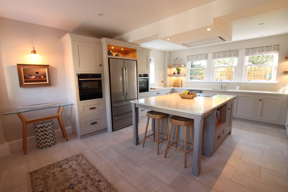 We housed this American fridge freezer making it the focal point of the kitchen.

#matthewmarsdenkitchen #matthewmarsdenfurniture #design #kitchendesign #rangemantle #croftandassinder #interiordesign #kitchensofinsta #farrowandball #bespokekitchen #americanfridgefreezer