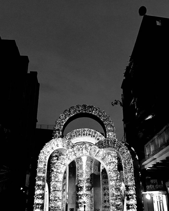 Souvikkoley's tweet photo. #bnwphotography #spicollective #streetlife #dailylifeindia #indiaphotoconcept  #streetphotography #indiaphotosociety #ig_calcutta #eyeshotmag #mangofolk #storyofthestreet #hcsc_street #streetphotographyinternational  #lensculture #indiaphotostory #street… https://t.co/MB0B3AruuV https://t.co/UOrmlf6enw