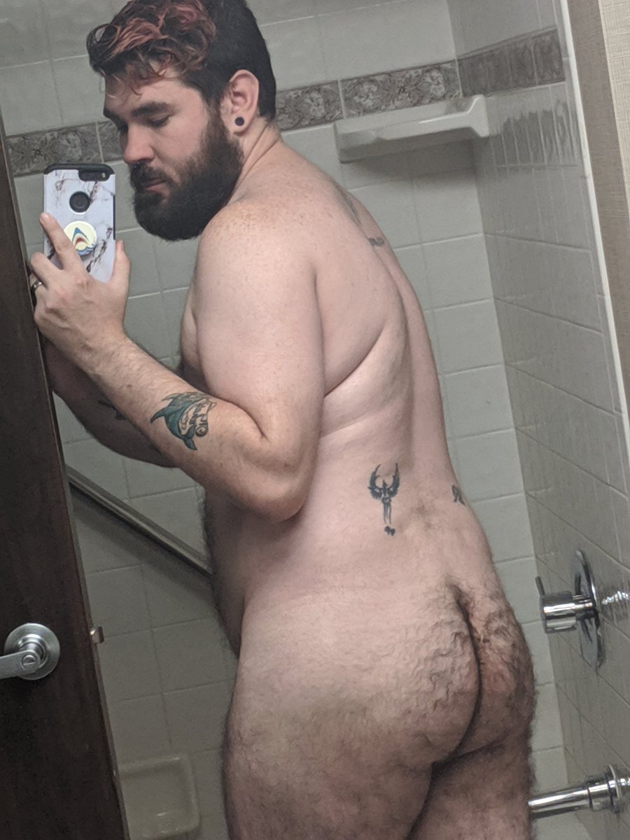 PolarBearBarian's tweet photo. Hump day right?! This has been a long week already. #HumpDayVibes #PupTriton #WednesdayWisdom #cubbutt #bearweek365 https://t.co/pVPpeFV9eX