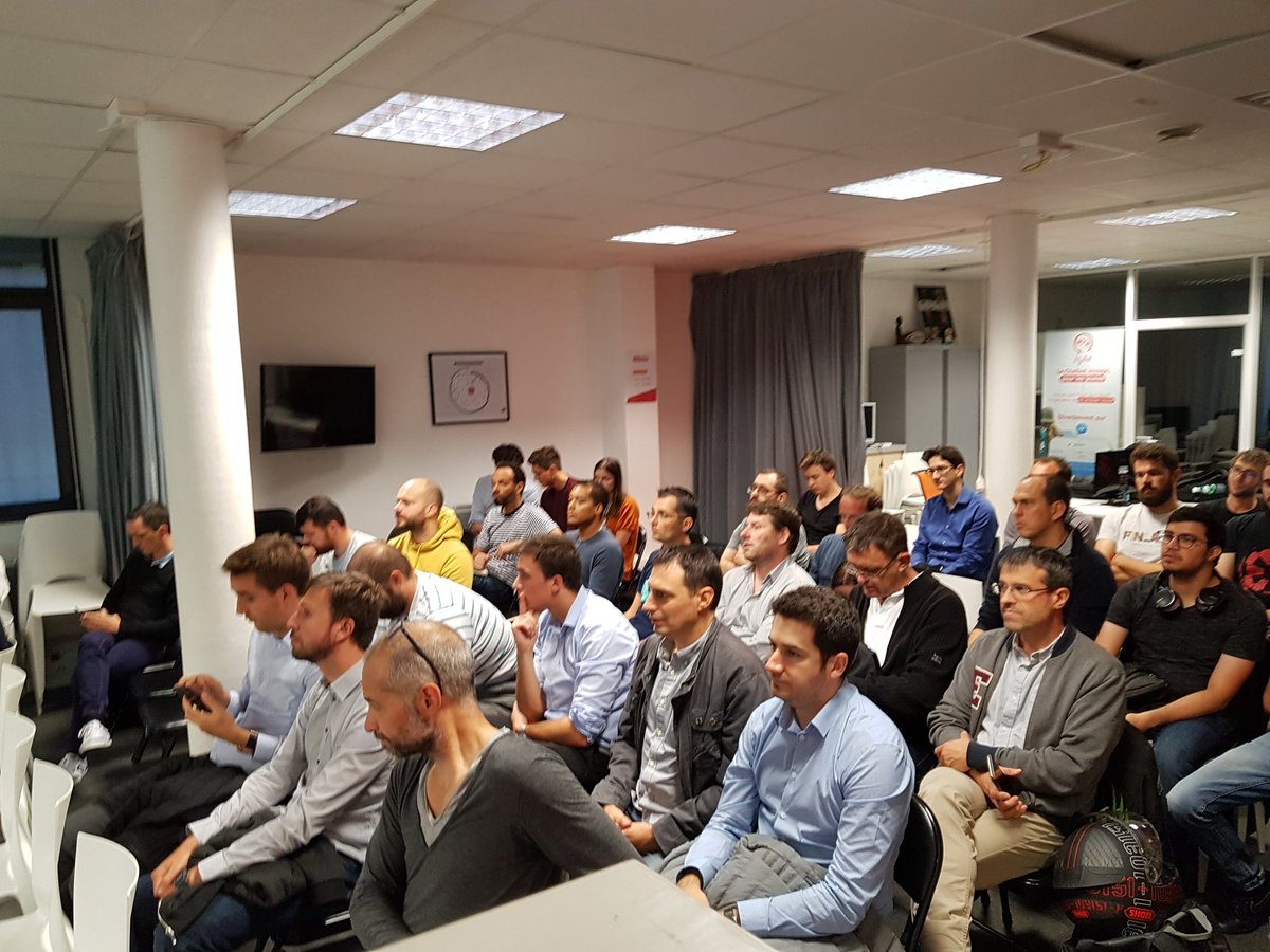 Salle comble pour le #msdevroadshow #dotnettlse @LaCantine_Tlse