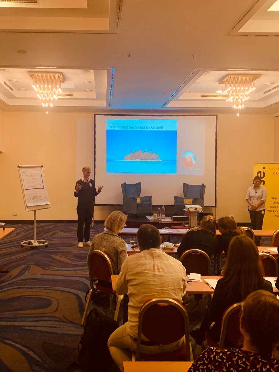 andilehner's tweet photo. Monika und Manuel auf der #modernre19 in Berlin über #uxdesign und das Inselmodell von Vera Birkenbiehl https://t.co/gTrwQp6dRY