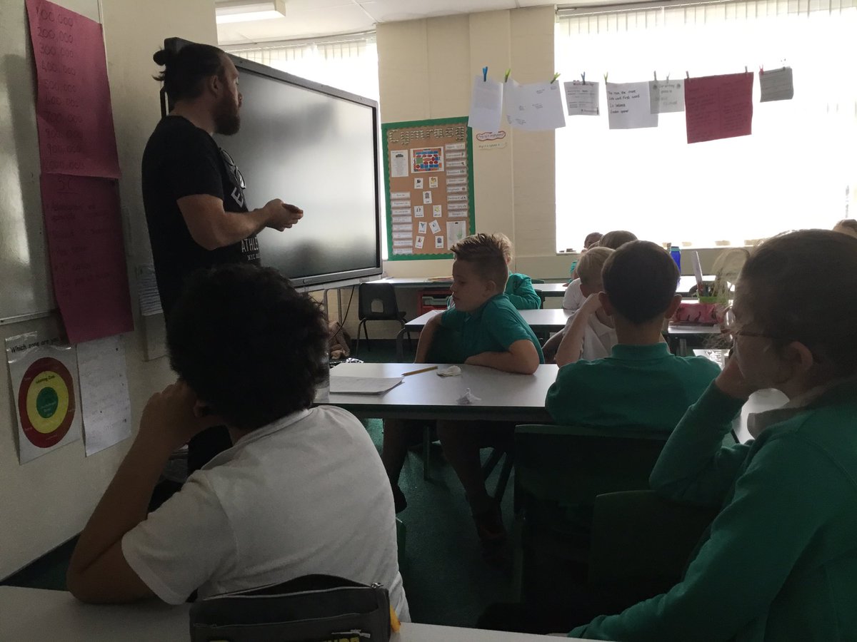 Springwood_Prm's tweet image. We are talking about what differences there will be in our journey when we start going to high school #springconwy #streetwise #besafe #jrso
