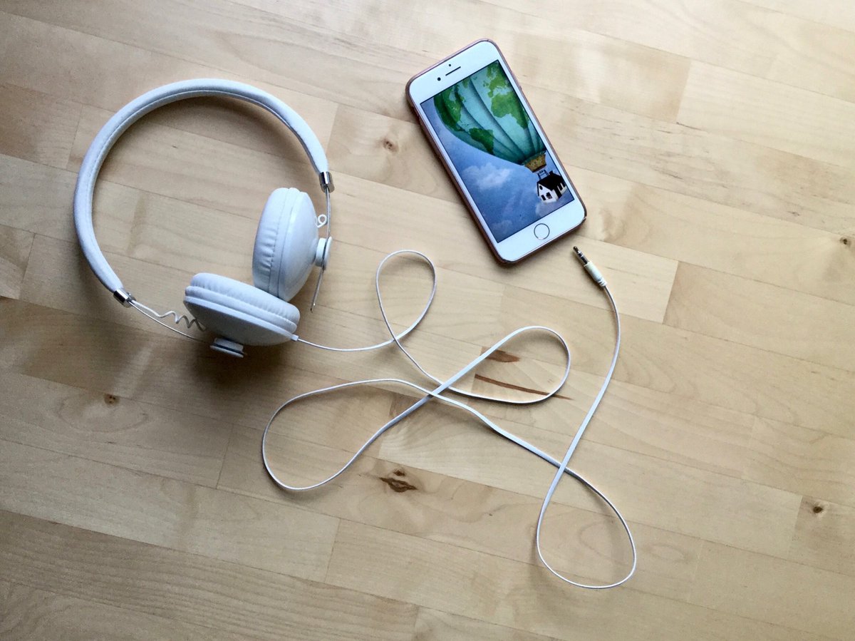 Global_Origins's tweet photo. Home Is Where..., an immersive audio experience by @PineconeLab will be at #AreWeThereYet on Oct 25th &amp; 26th.
Immigrants, expats, global nomads, ‘citizens of nowhere’, come over for a cup of tea, a biscuit &amp; a one-on-one performance of stories from an oral history library. https://t.co/c3sRrTBkV1