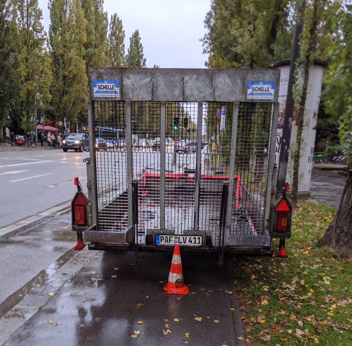 wollito's tweet image. Das ist ziemlich dreist
#runtervomradweg 
#Leopoldstraße