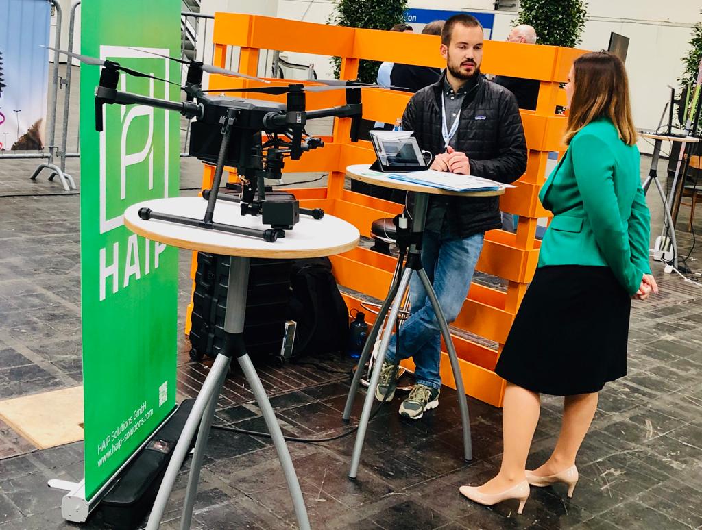 VDMAonline's tweet image. Das Startup #HAIPSolutions ist im Bereich #SmartFarming tätig und stellt mittels Drohnen die Kommunikation in der #Landwirtschaft sicher #5G