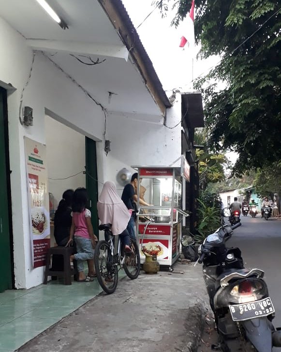 Sabar ya Spagety Pedaaas  lovers yang lagi antri... masih kebagian ko promonya....:)