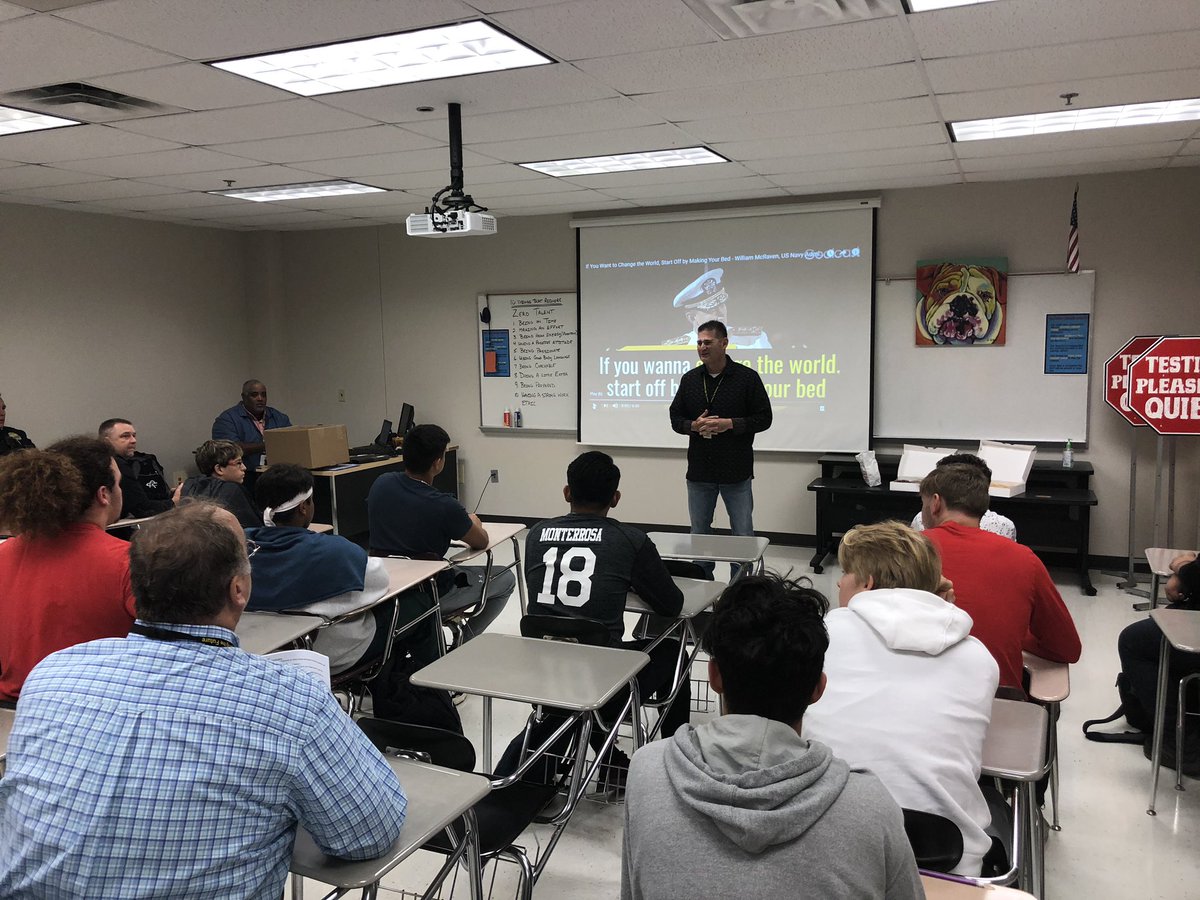 Men of Honor Meeting this morning, <a href="/CarlosSolizrchs/">Carlos</a> leading the way!
