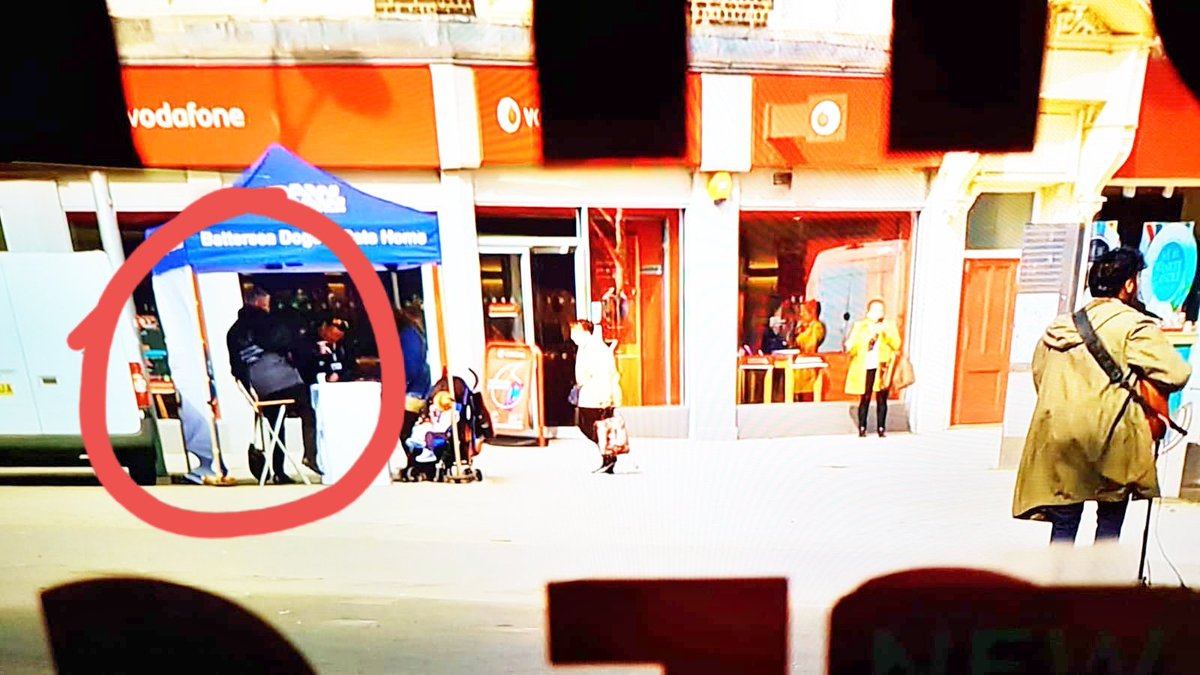 RealMarcJacobs's tweet image. Fame at last. Opening scene of Danny Boyle's new movie 'Yesterday'. Me circled. 
#dannyboyle #YesterdayMovie #clactononsea