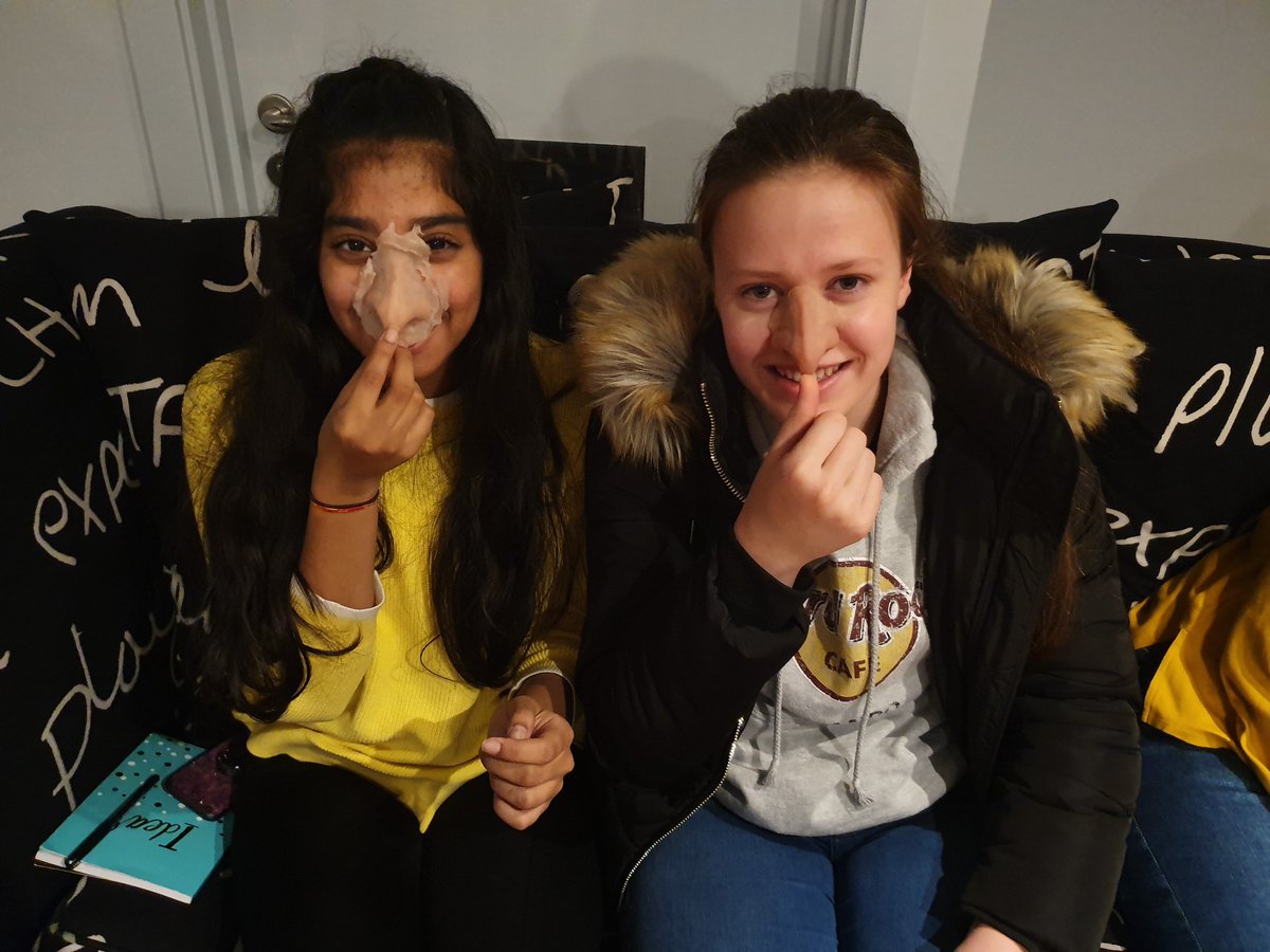 WKGS_Theatre's tweet photo. #WKGSY9 loving learning about #costumedesign #costume #manchesterroyalexchange #Macbeth #workshop #WKGSDRAMA #choosetobeyou @WKGS_Theatre @WestKirbyGS https://t.co/1IAHpq7j02