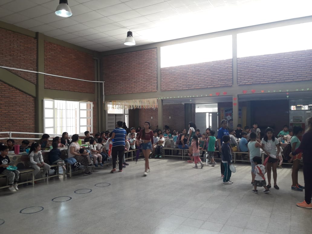 #PASenlasEscuelas Escuela Independencia Nacional más de 200 niños beneficiarios  <a href="/sandracolque_ok/">sandra colque</a> <a href="/sebabonduri/">Sebastian Bonduri</a> <a href="/fguillesaavedra/">GUILLERMO SAAVEDRA</a> <a href="/patriciapinasco/">Patricia Pinasco</a>