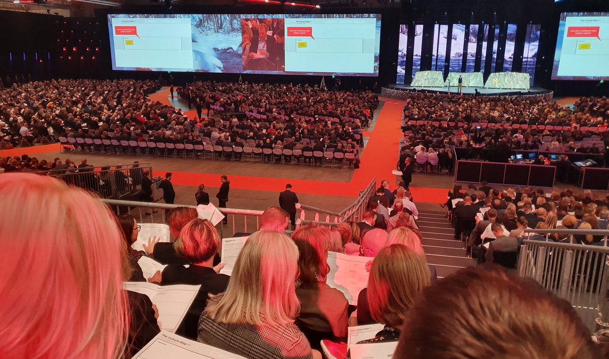JyriSaraste's tweet image. Biggest workshop ever, 7600 people working together. Excellent, @AlexOsterwalder #NBForum2019 #facilitation