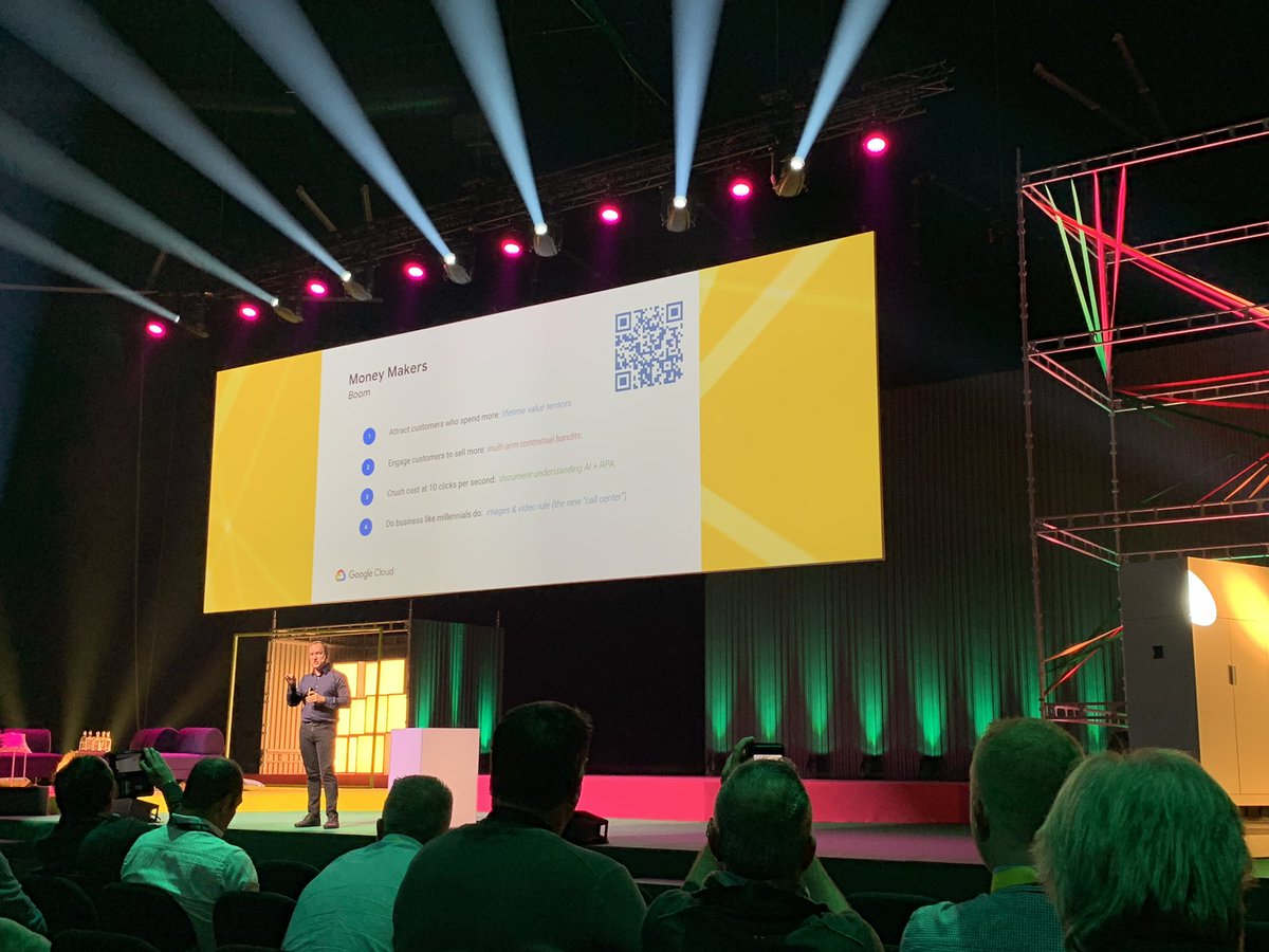 tksworldhq's tweet photo. @scottpenberthy blew our minds on stage speaking about quantum supremacy and we’re having a blast talking about all things AI 🤯 @izzygrandic #dgtl2019 https://t.co/kXqP1TtzF7