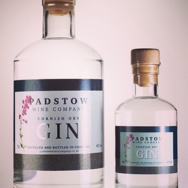PadstowWineCo's tweet image. 100% stoked to have our gorgeous gin behind the bar @paulainsw6rth @no6padstow as of today.

Thanks for the love Paul, to you and your fab team!

#farmlocal #makelocal #buylocal #ginandtonic #perfectpour #cornishgin #botanicals #ploughtobottle #bayleaf #lime