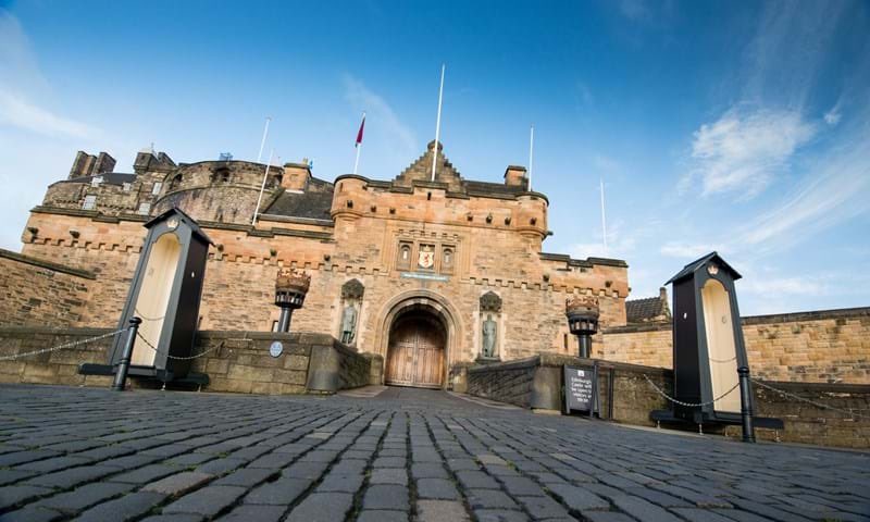 RefillScotland's tweet photo. Looking for somewhere a bit fancy to refill your #reusablebottle? Did you know that we #RefillScotland have castles offering free too ups of our tasty Scottish Water? You do now!
Check out @HistEnvScot for some of their glorious places and spaces. 
#refillrevolution #fillmyflask https://t.co/1LvXHta7La