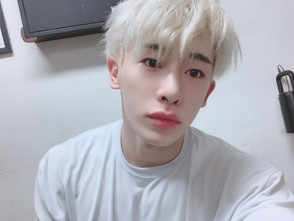 OfficialMONSTAX's tweet photo. [#원호] 잘자요 몬베베 https://t.co/8UqEQ8SAmK