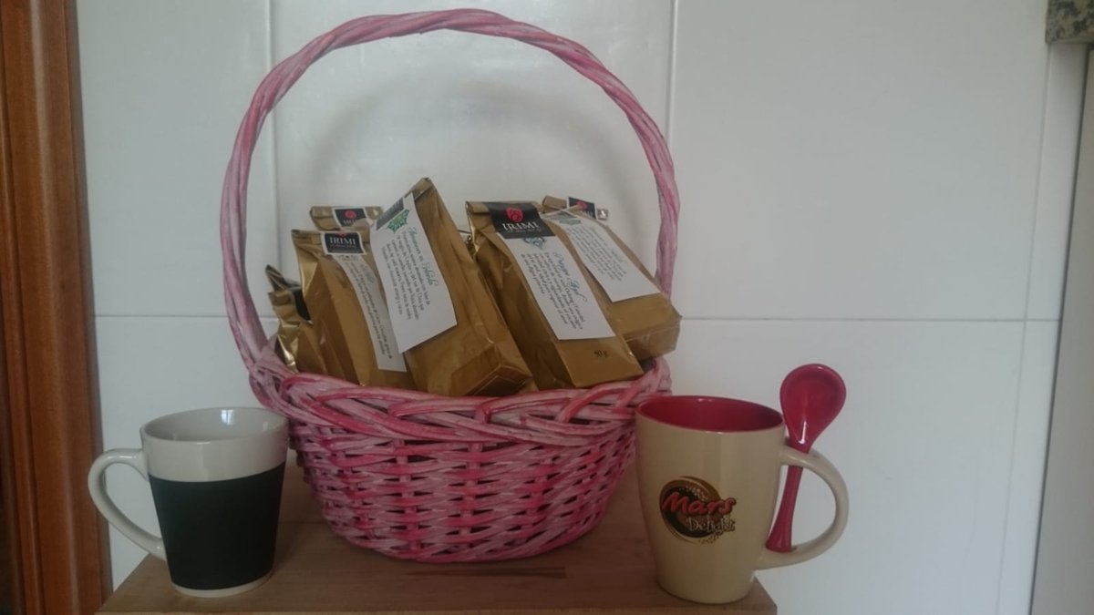 apaproyectogato's tweet photo. Sorteo en nuestro Facebook! Un lote de 20 paquetes de tés con dos tacitas! :) 
cada participación es de 1€, si quieres participar o más info, mándanos DM, y si no te interesa, ayuda difundiendo!

#Sorteo #Vigo #Gatos #RefugioGatos

https://t.co/aNH1mMCGQs https://t.co/2xNfj0zneN